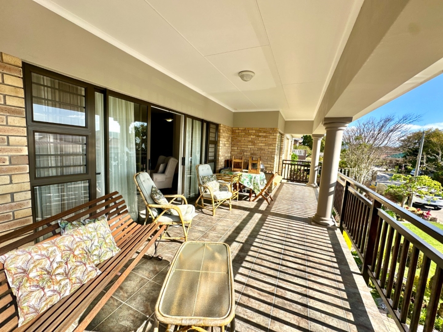 4 Bedroom Property for Sale in Fraaiuitsig Western Cape